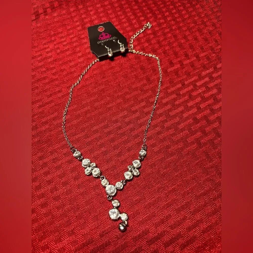 New! Necklace & Earrings by Paparazzi Jewelry New without Tags